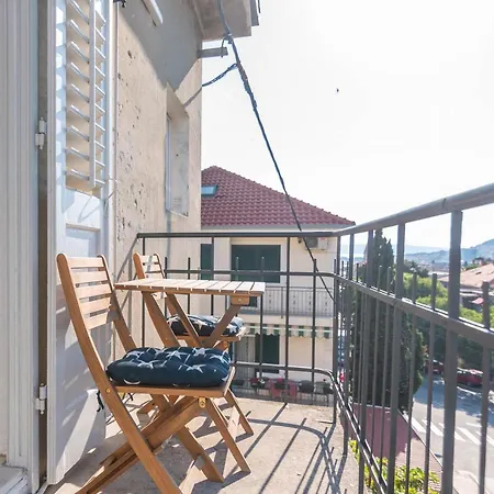 Charming Close To Bacvice And Center Apartman