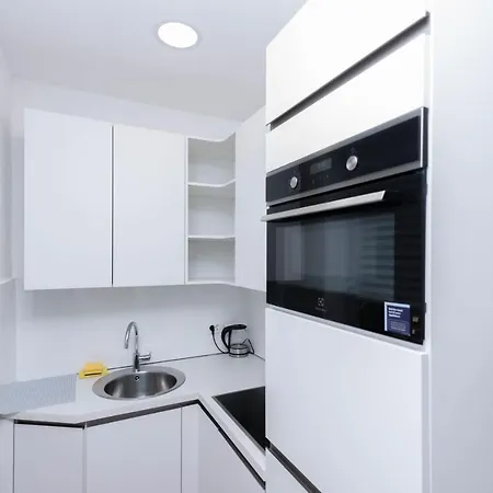 Apartman Charming Close To Bacvice And Center