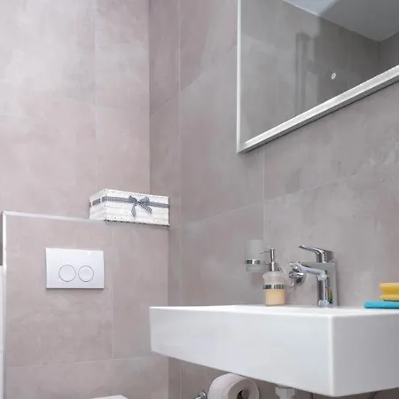 Charming Close To Bacvice And Center Daire