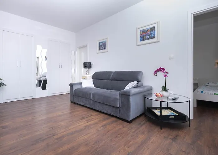 Apartamento Charming Close To Bacvice And Center