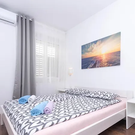 Charming Close To Bacvice And Center سبليت